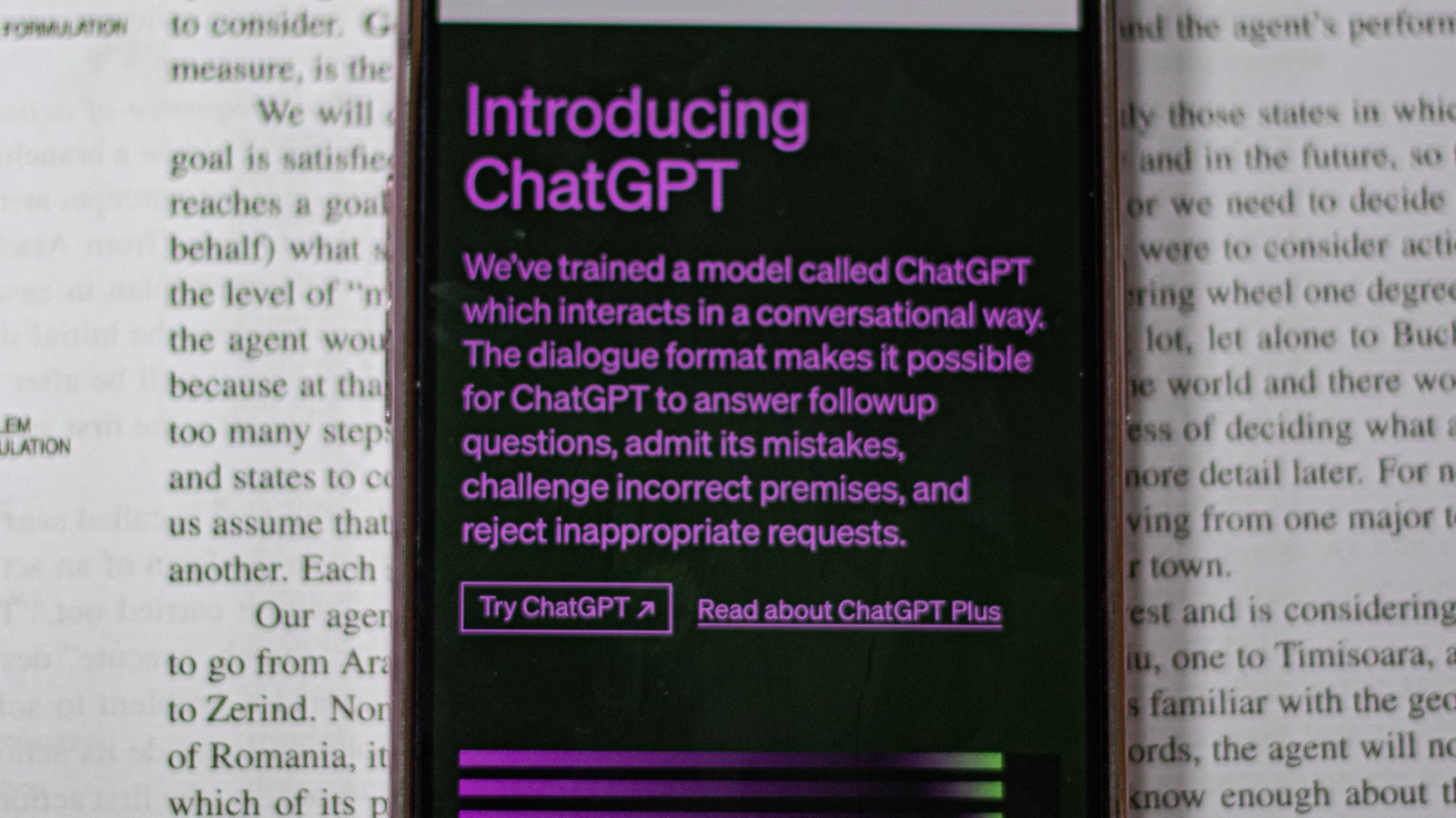 スマートフォンに表示されたChatGPTの紹介画面